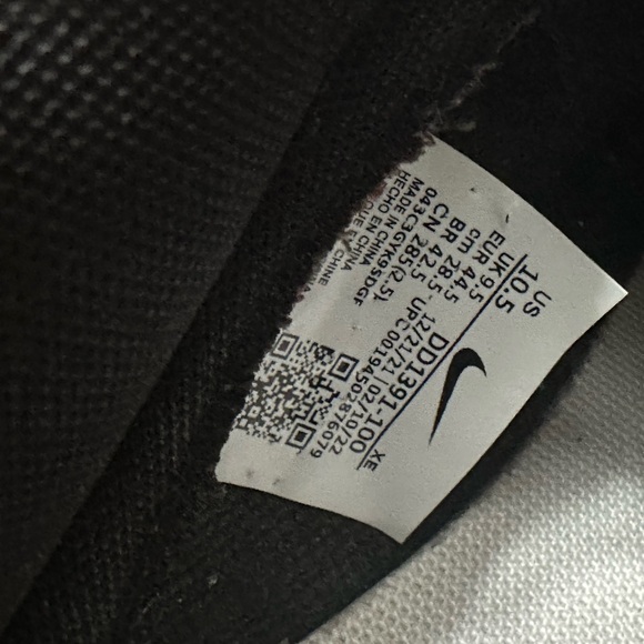 Nike Classic Black and White Athletic Shoes